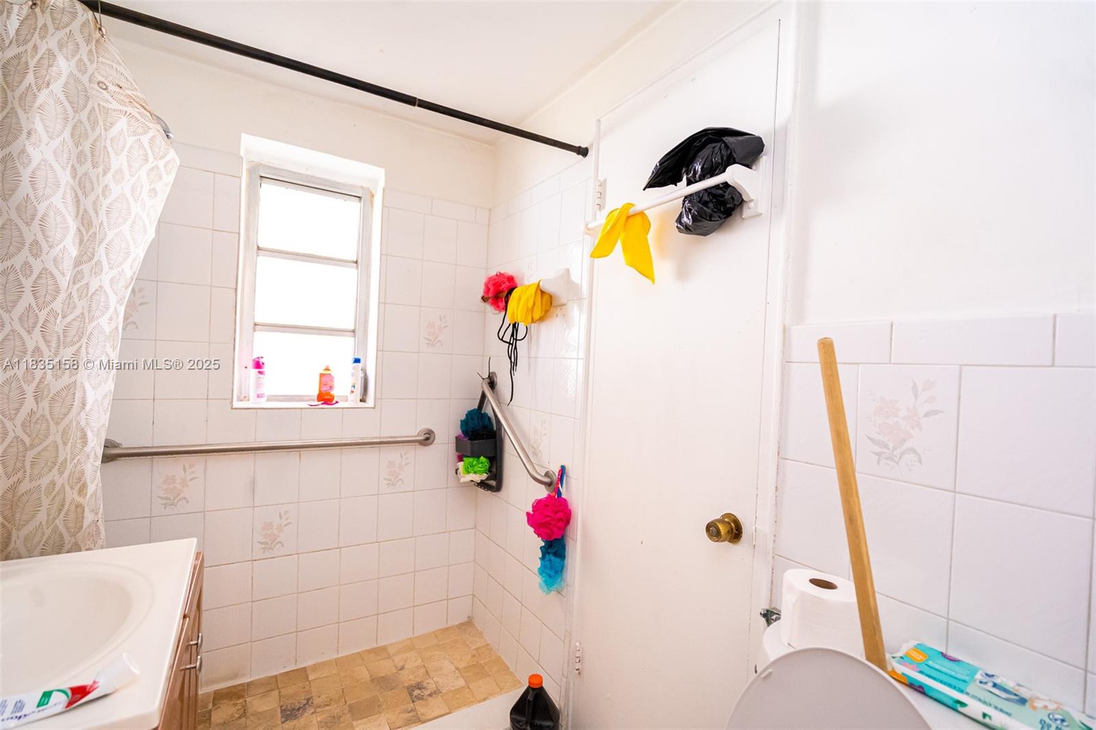 See details / 2220 sq. ft. $ 2025-07-07 0 Photo