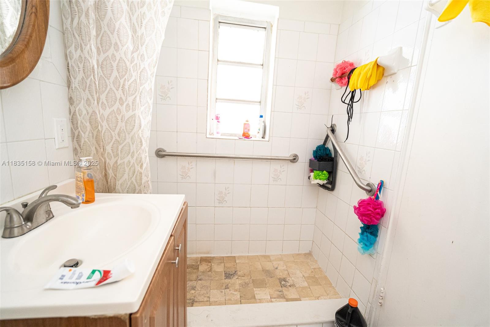 See details / 2220 sq. ft. $ 2025-07-07 0 Photo