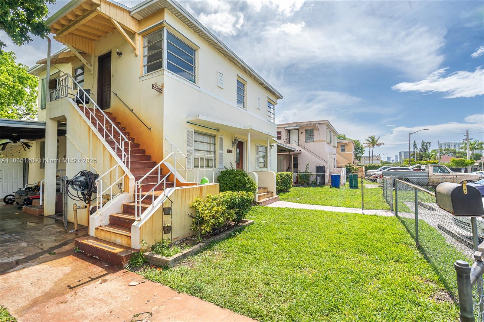 See details / 2220 sq. ft. $ 2025-07-07 0 Photo