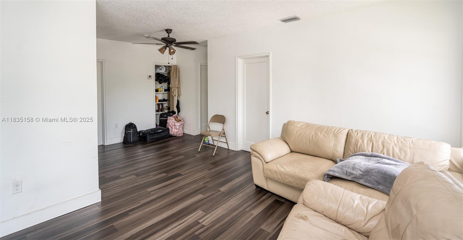 See details / 2220 sq. ft. $ 2025-07-07 0 Photo