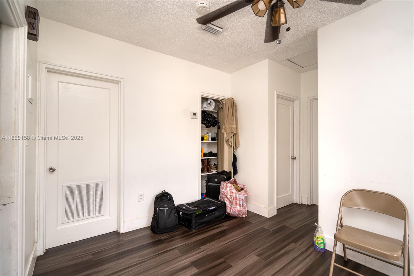 See details / 2220 sq. ft. $ 2025-07-07 0 Photo