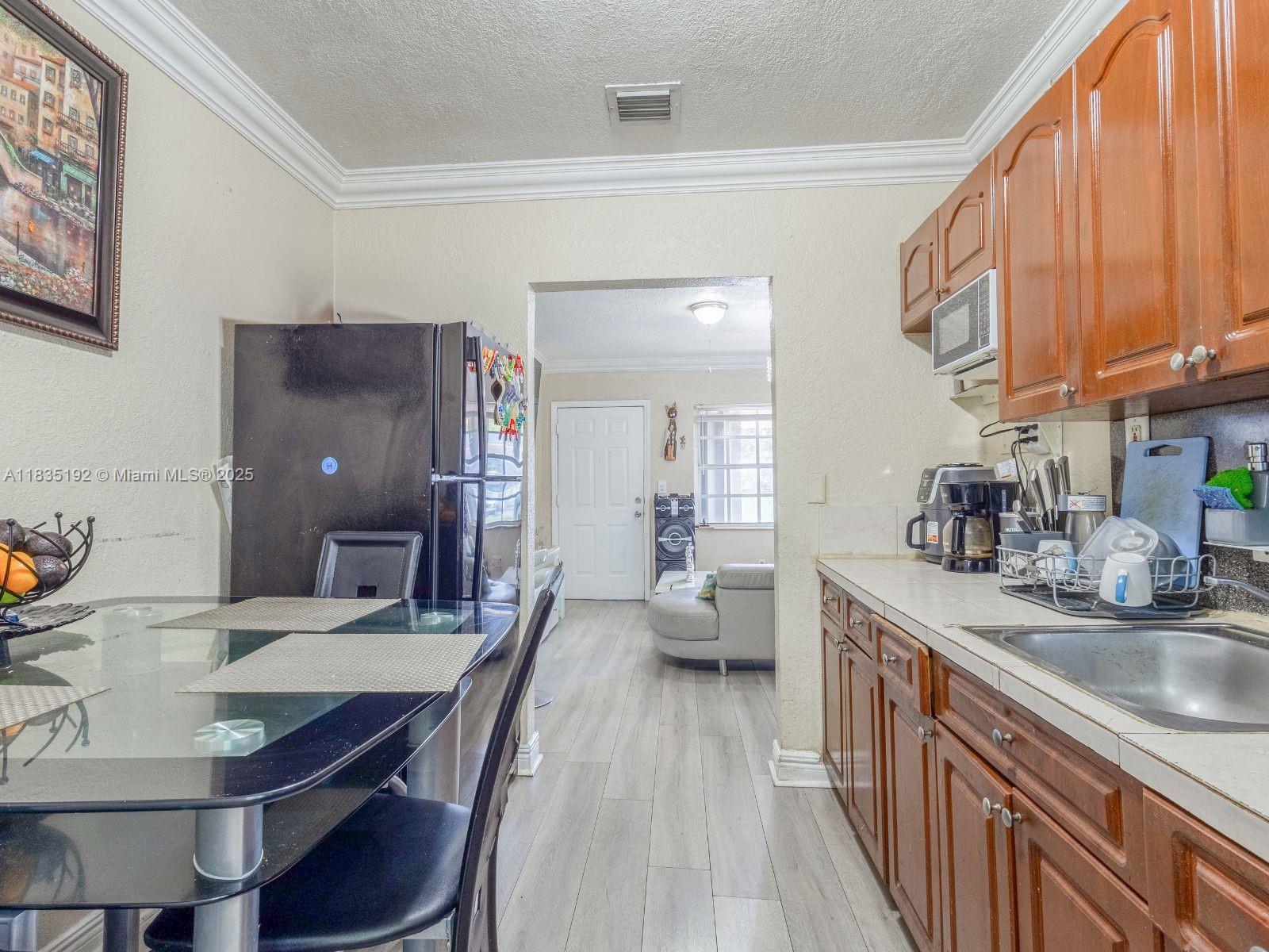 See details / sq. ft. $ 2025-07-07 0 Photo