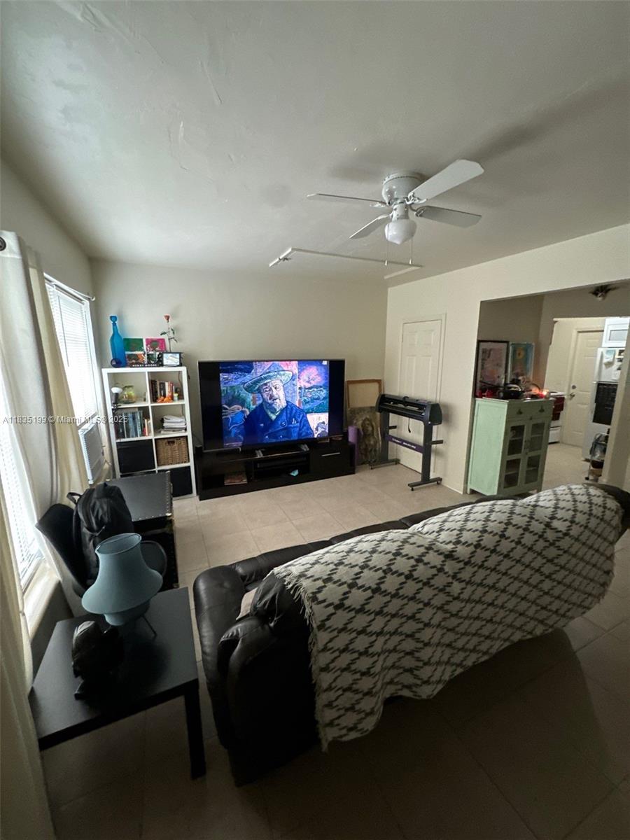 See details / 2700 sq. ft. $ 2025-07-28 0 Photo