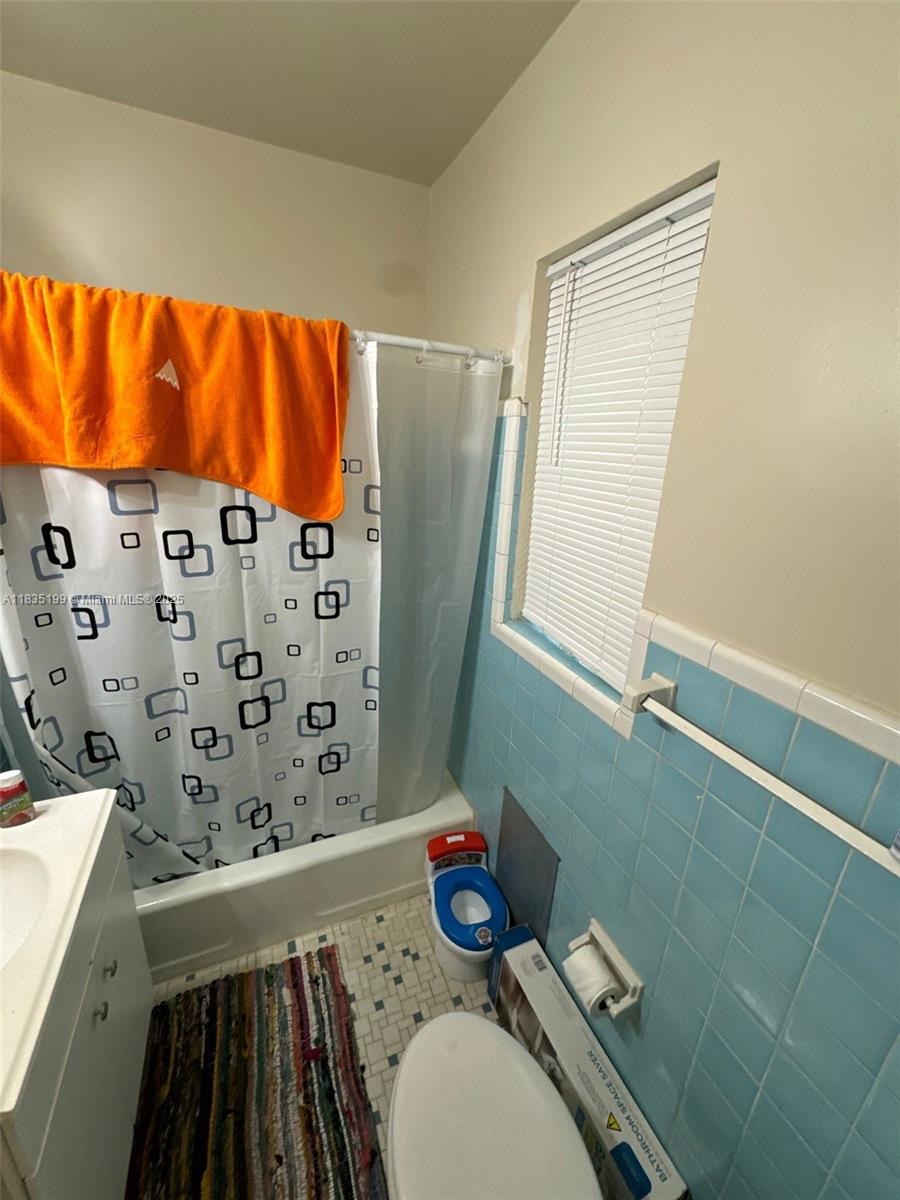 See details / 2700 sq. ft. $ 2025-07-28 0 Photo