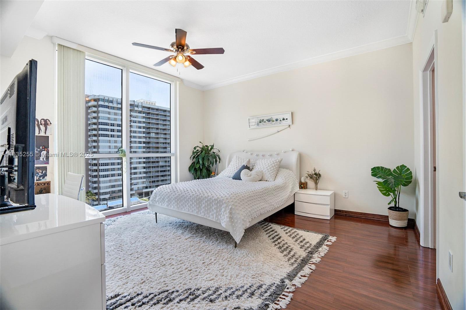 Photo of 1945 Ocean Dr  #901, Hallandale Beach, Florida, 33009 - 