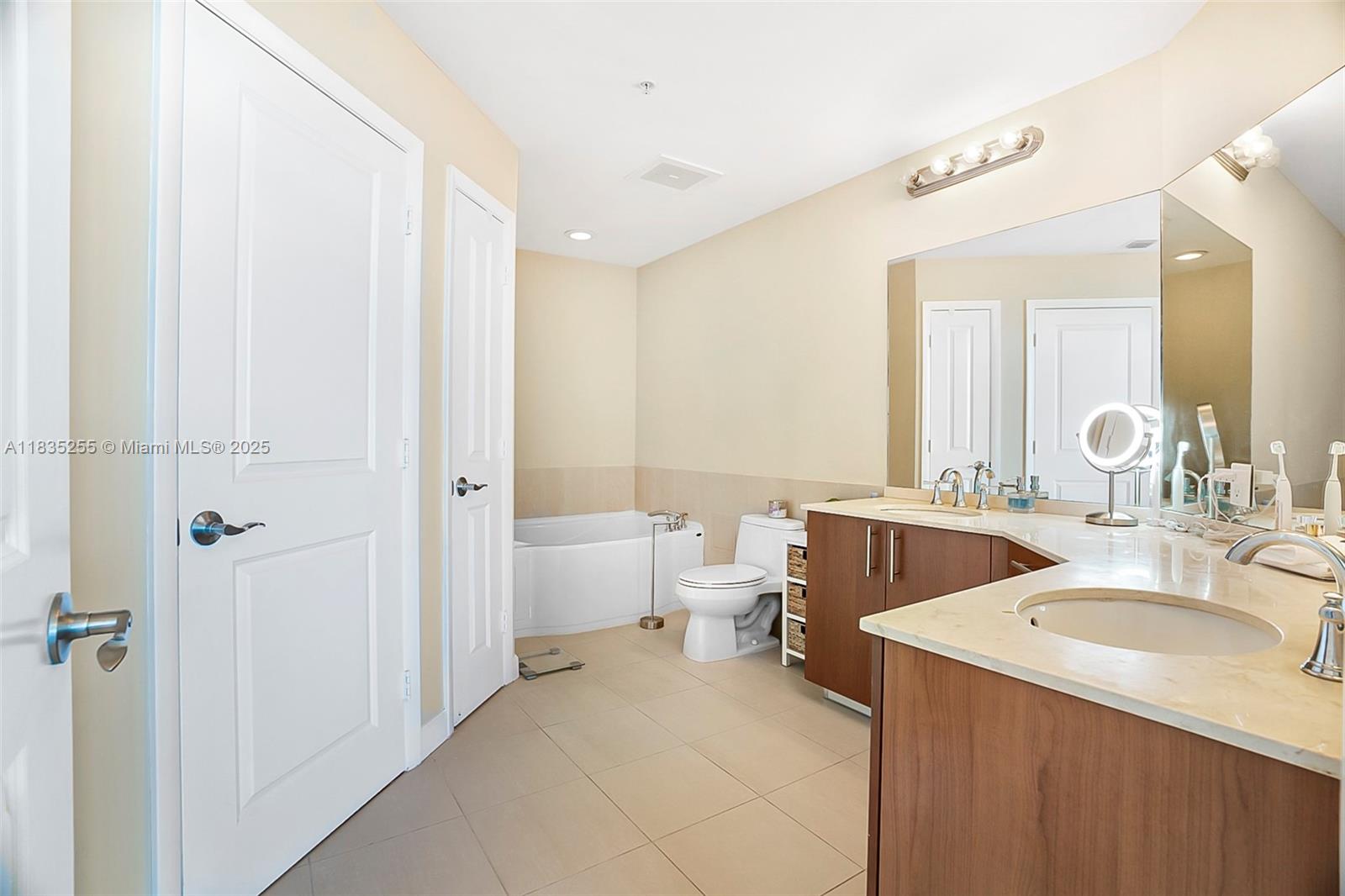 Photo of 1945 Ocean Dr  #901, Hallandale Beach, Florida, 33009 - 