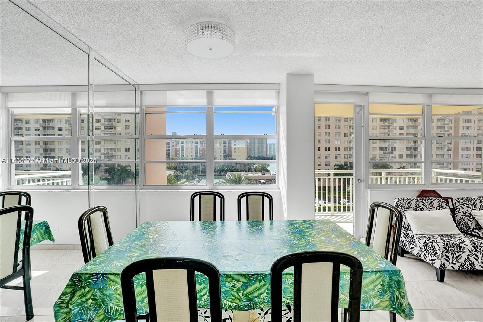 See details 415 1 / 2 943 sq. ft. $ 2025-07-28 0 Photo