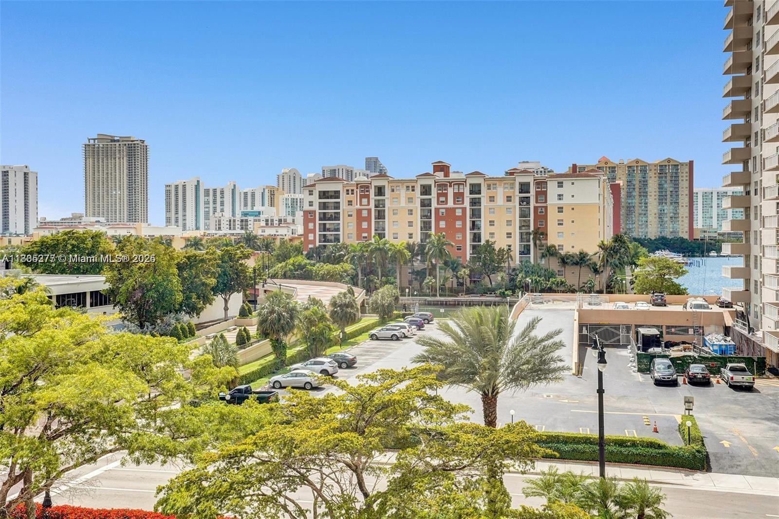 See details 415 1 / 2 943 sq. ft. $ 2025-07-28 0 Photo