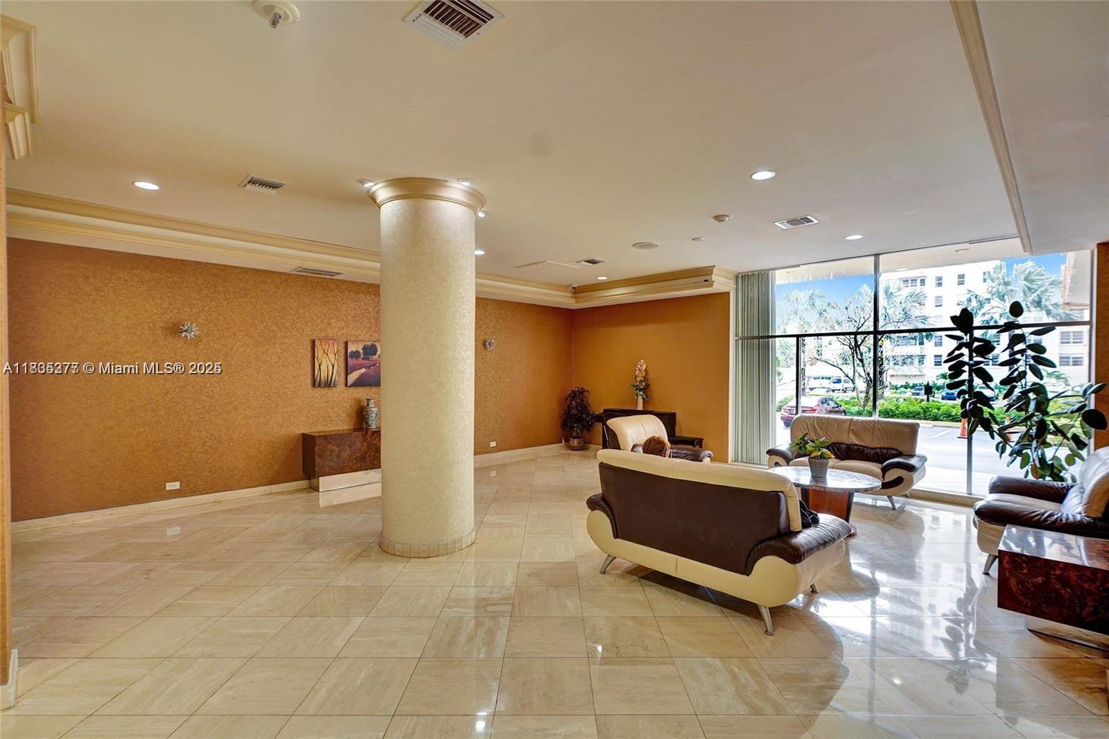 See details 415 1 / 2 943 sq. ft. $ 2025-07-28 0 Photo