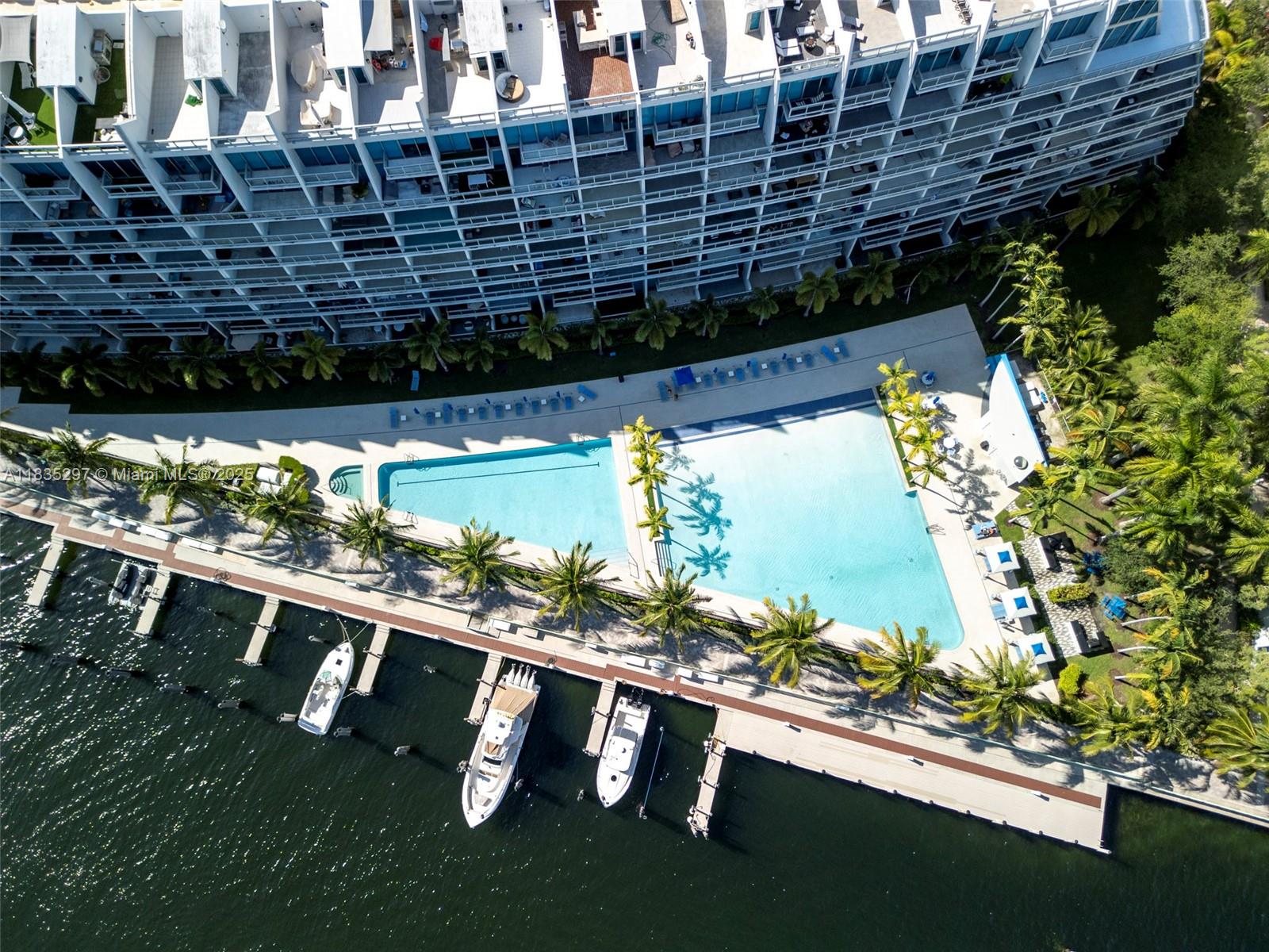 Photo of 2950 188th St  #107, Aventura, Florida, 33180 - 