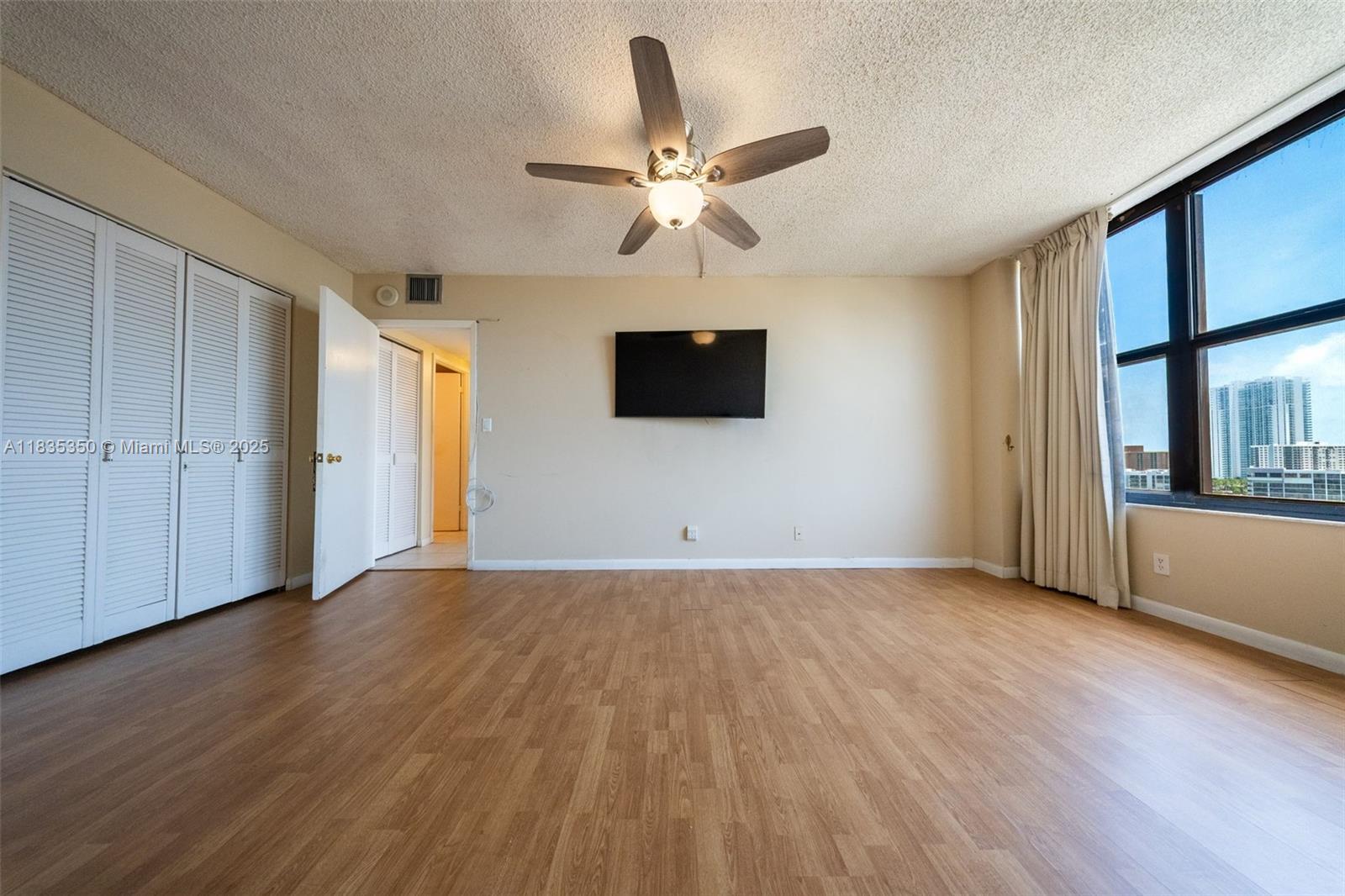 Photo of 2500 Parkview Dr  #1502, Hallandale Beach, Florida, 33009 - 