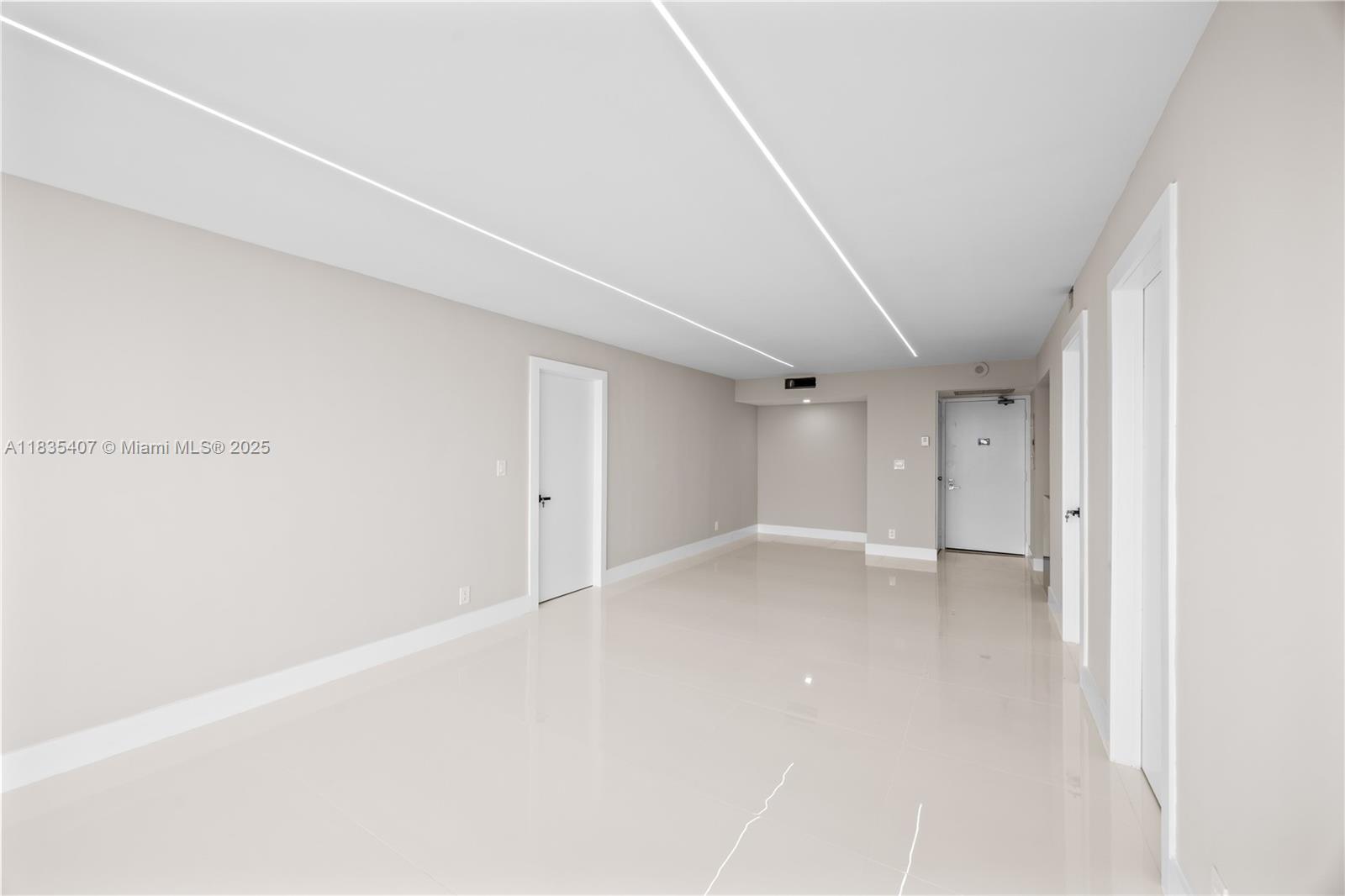 Photo of 20379 Country Club Dr #1938, Aventura, Florida, 33180 -