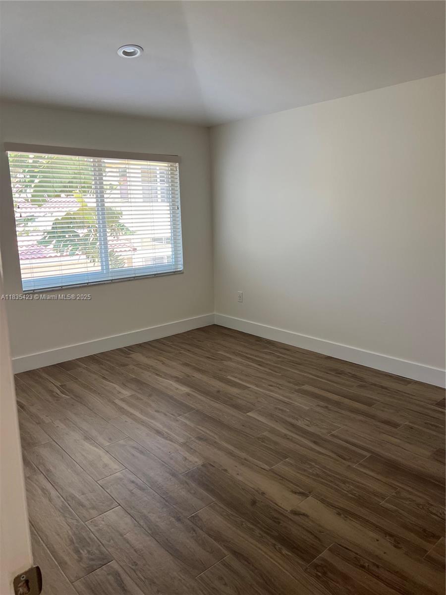 Photo of 1135 Pin Oak St  (1135), Hollywood, Florida, 33019 - 