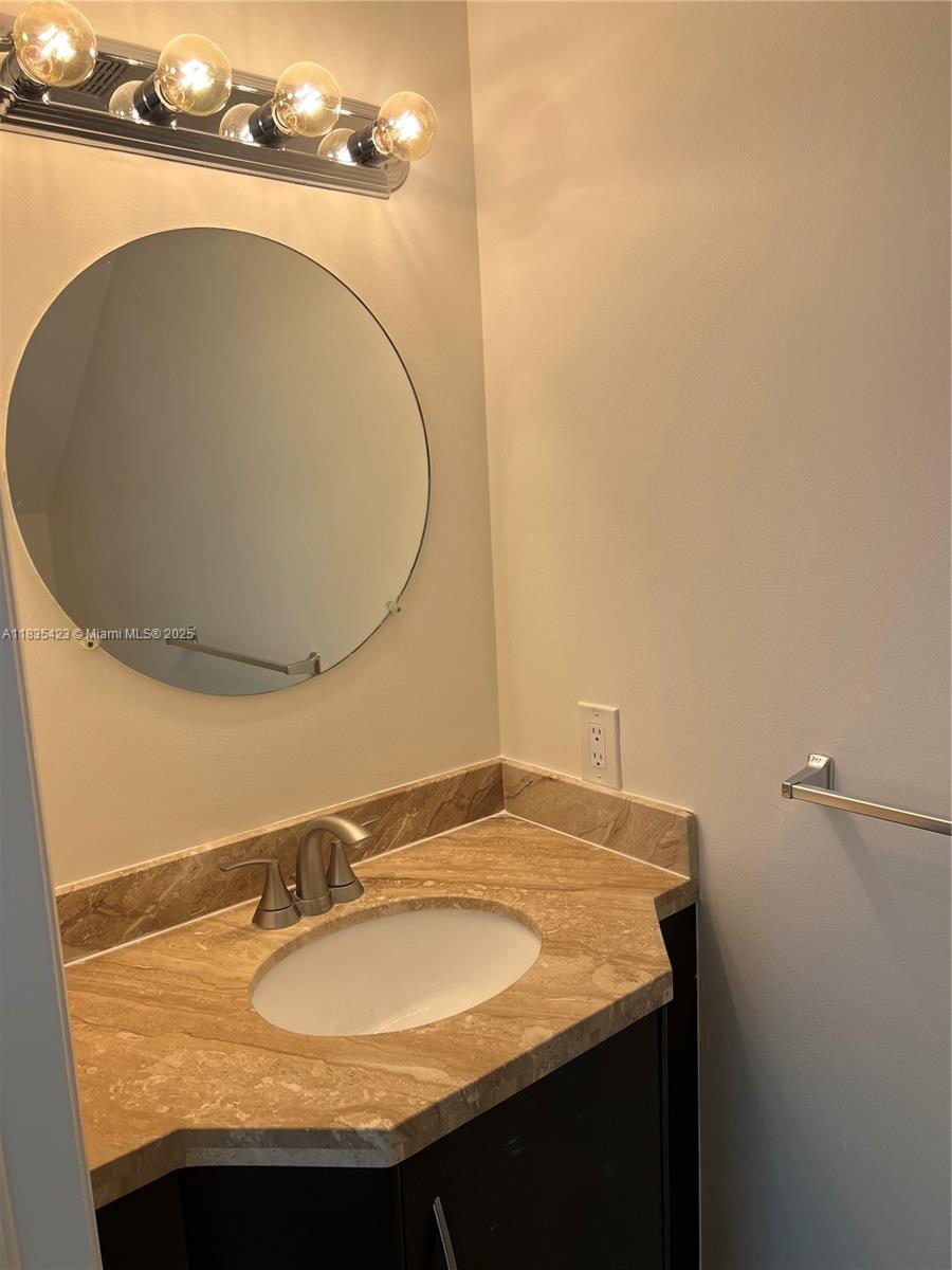 Photo of 1135 Pin Oak St  (1135), Hollywood, Florida, 33019 - 