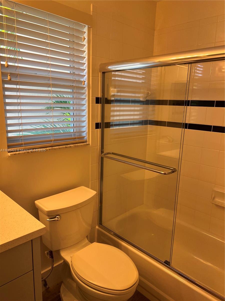 Photo of 1135 Pin Oak St  (1135), Hollywood, Florida, 33019 - 