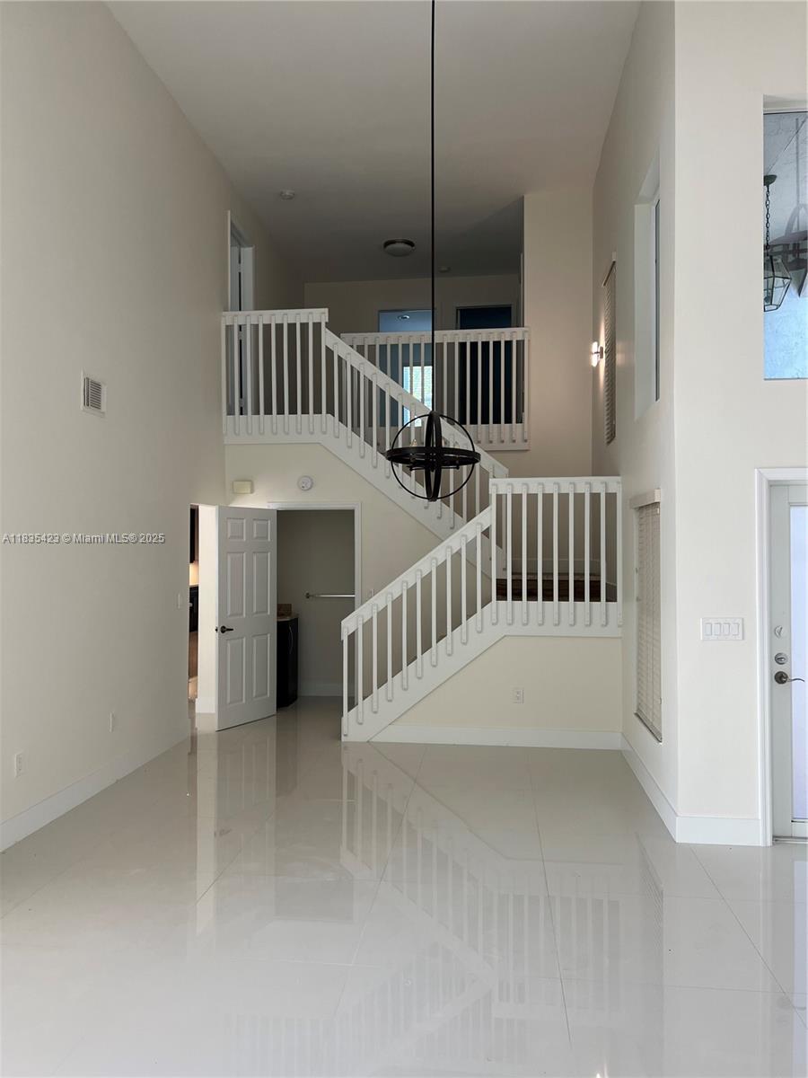 Photo of 1135 Pin Oak St  (1135), Hollywood, Florida, 33019 - 