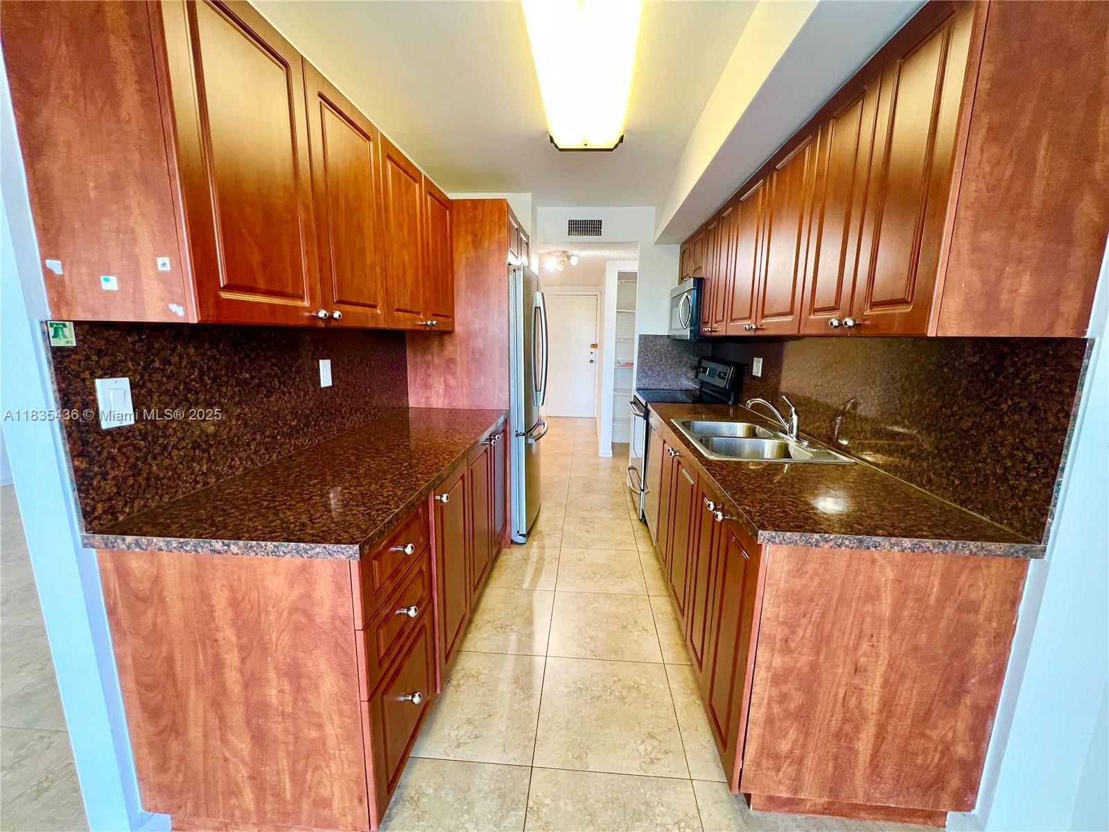 See details M01 2 / 2 1286 sq. ft. $ 2025-07-07 0 Photo