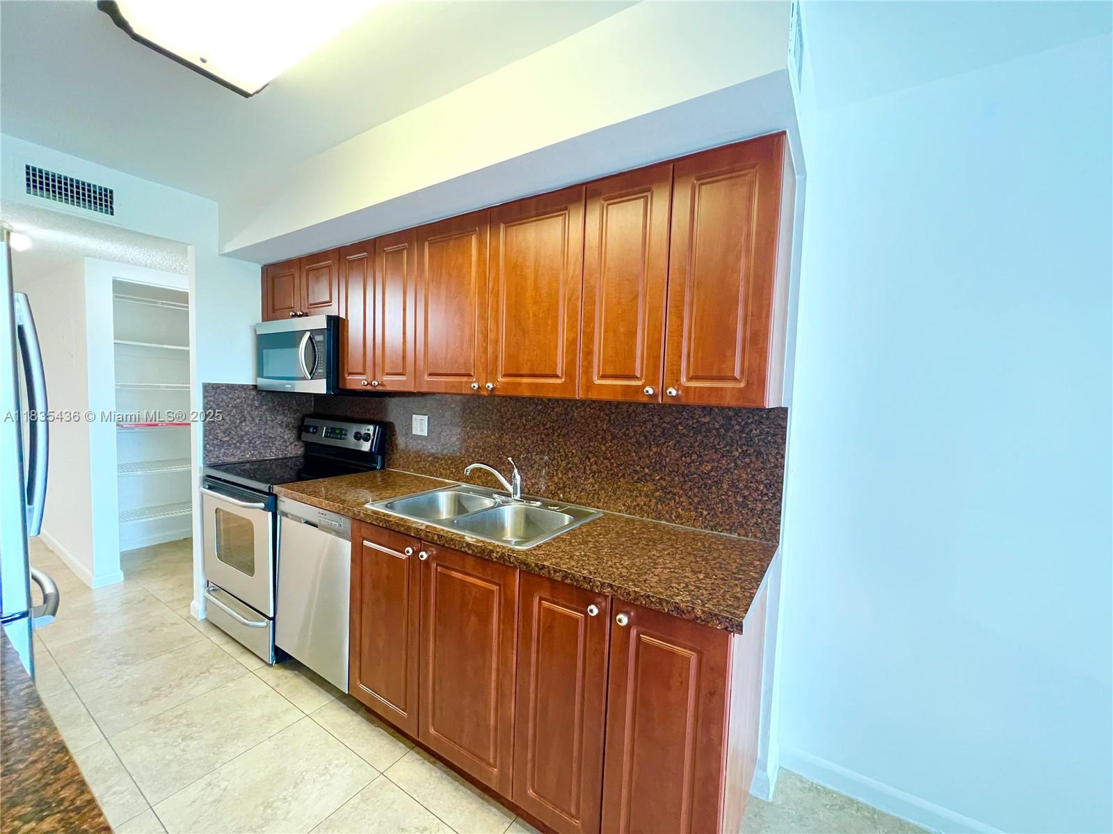 See details M01 2 / 2 1286 sq. ft. $ 2025-07-07 0 Photo