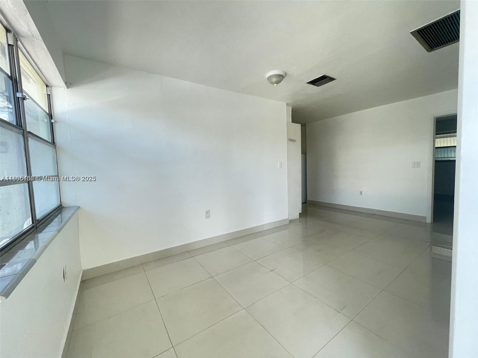 See details / 2690 sq. ft. $ 2025-07-07 0 Photo