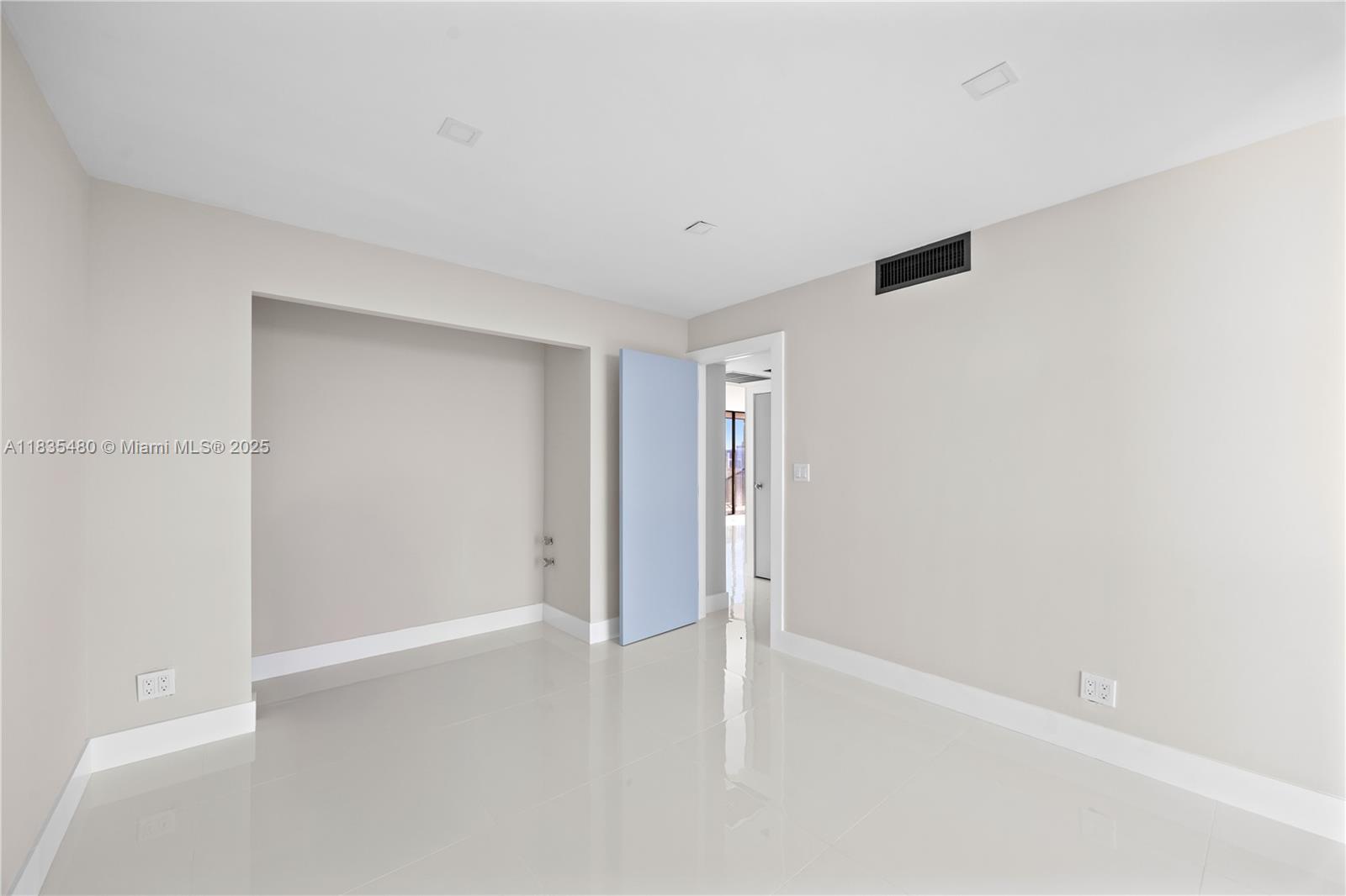 Photo of 20335 Country Club Dr #1509, Aventura, Florida, 33180 -