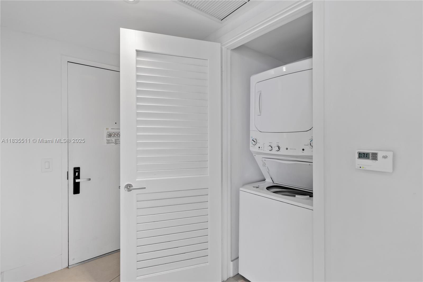 See details 2302 2 / 2 1145 sq. ft. $ 2025-07-07 0 Photo