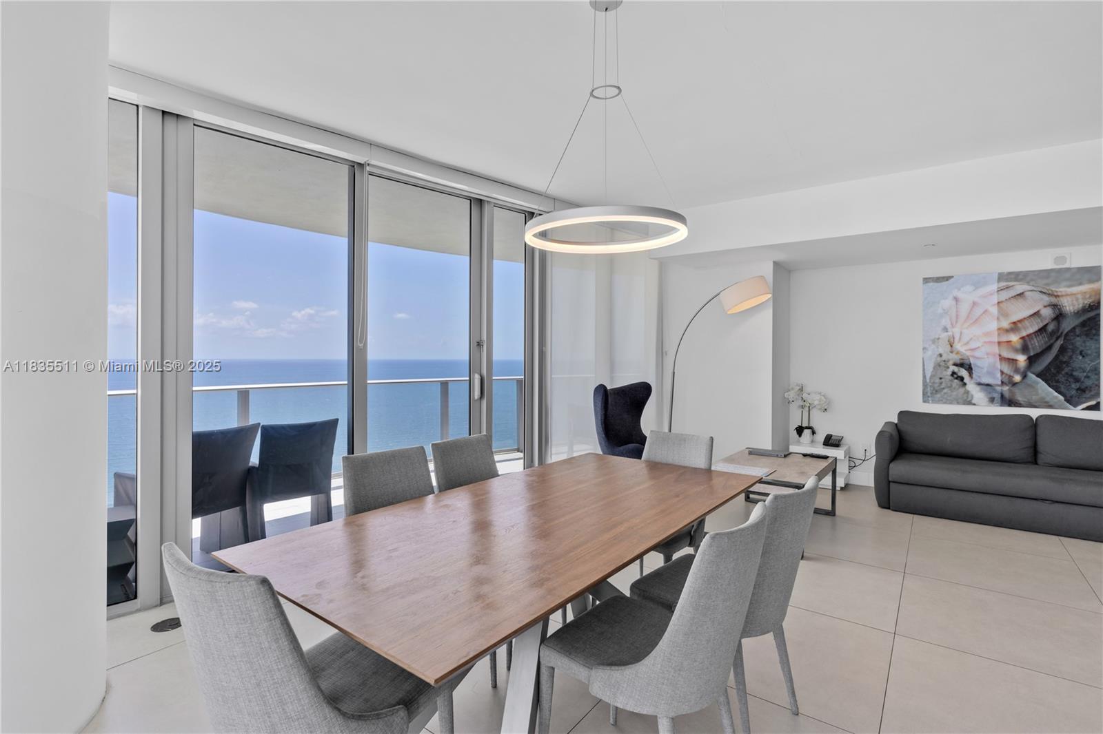 See details 2302 2 / 2 1145 sq. ft. $ 2025-07-07 0 Photo