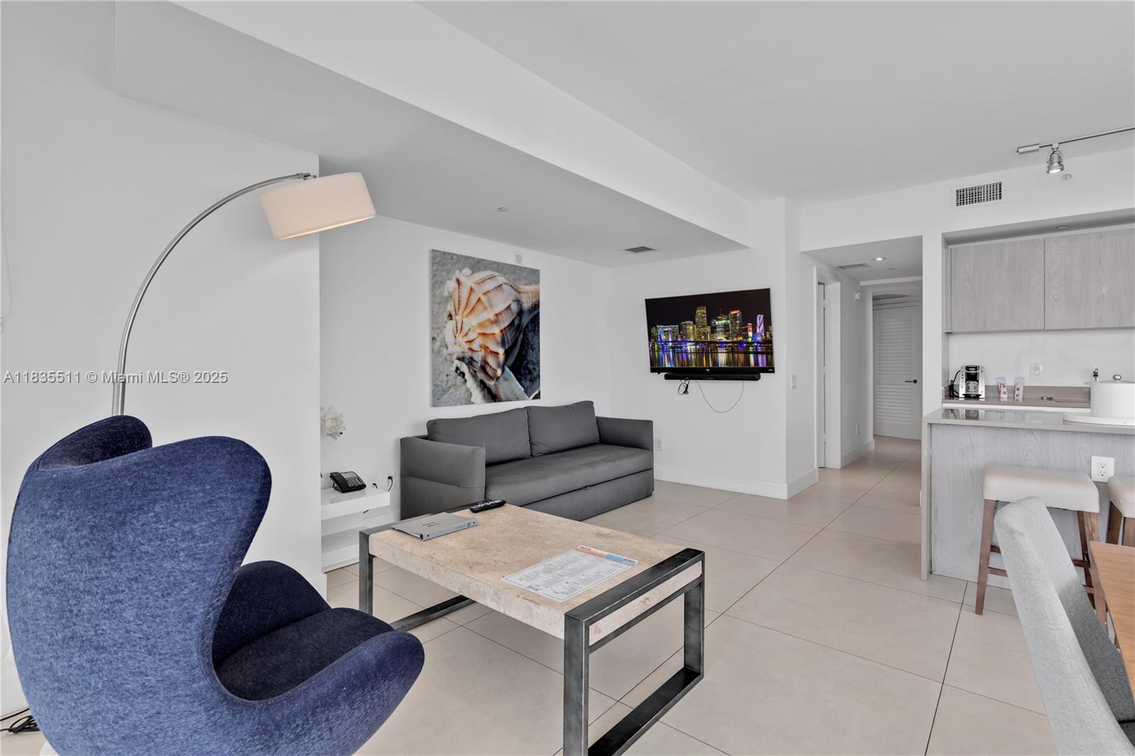 See details 2302 2 / 2 1145 sq. ft. $ 2025-07-07 0 Photo