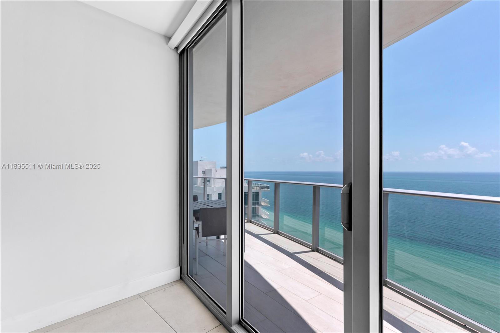 See details 2302 2 / 2 1145 sq. ft. $ 2025-07-07 0 Photo