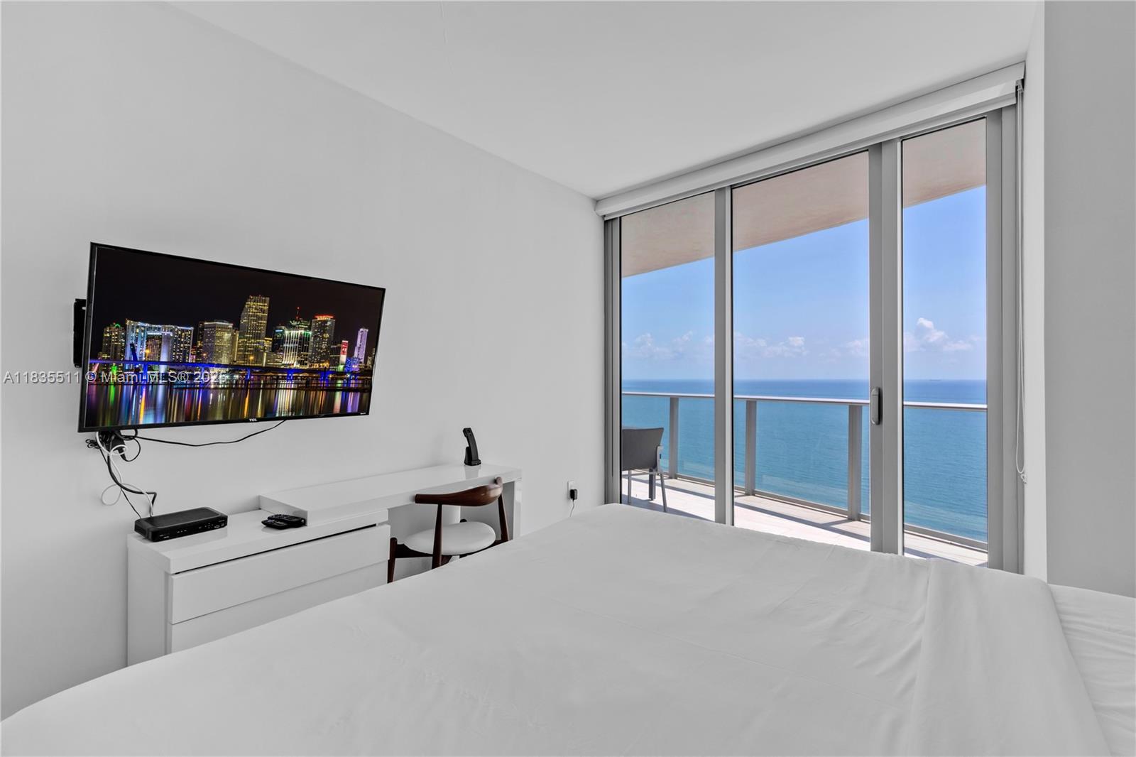 See details 2302 2 / 2 1145 sq. ft. $ 2025-07-07 0 Photo