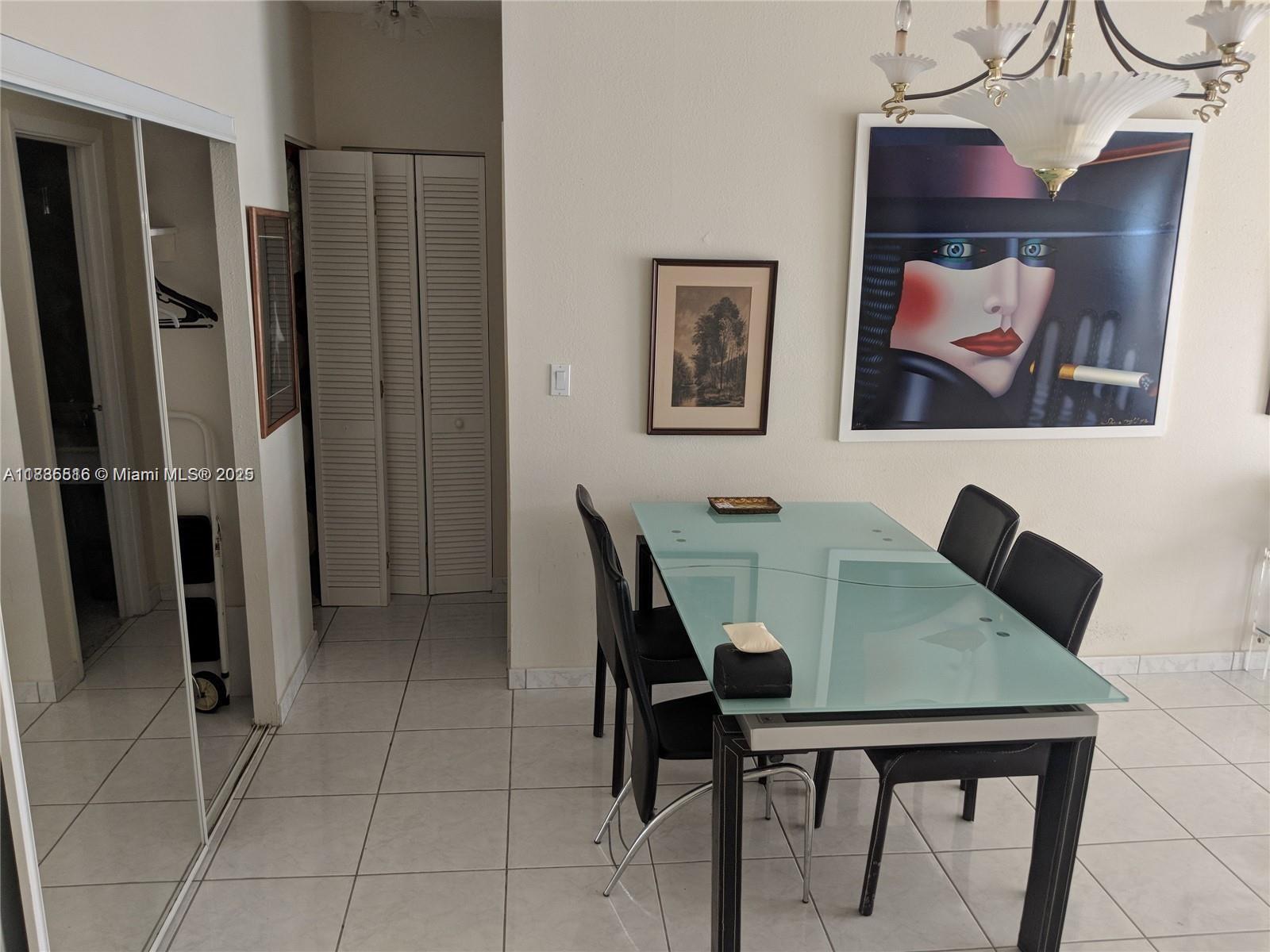See details 15C 1 / 2 870 sq. ft. $ 2025-07-07 0 Photo