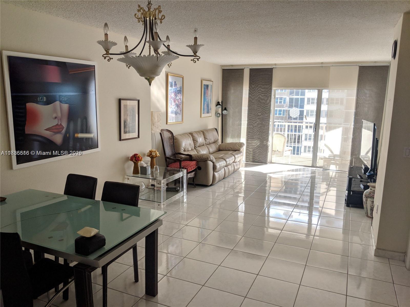 See details 15C 1 / 2 870 sq. ft. $ 2025-07-07 0 Photo