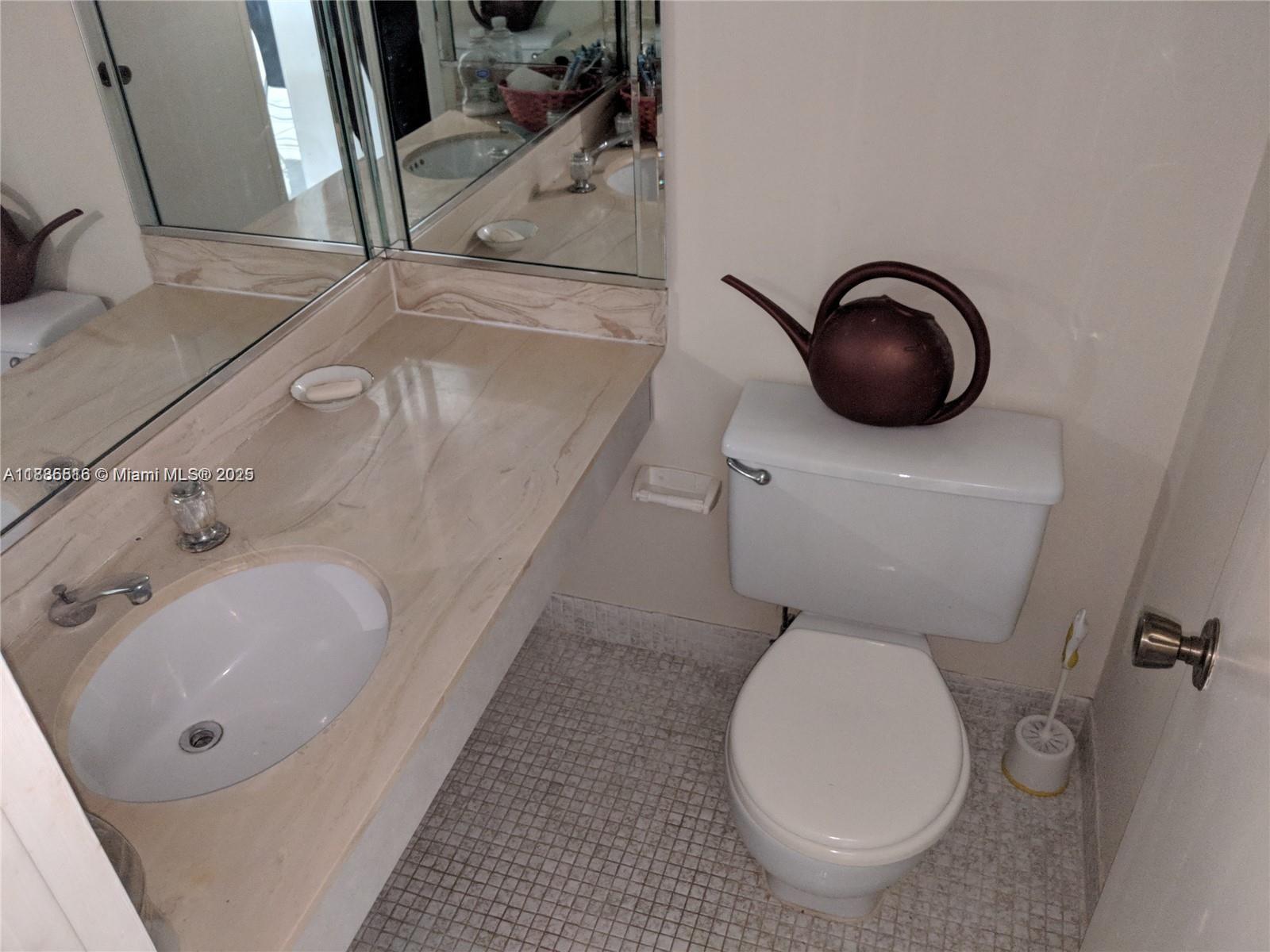 See details 15C 1 / 2 870 sq. ft. $ 2025-07-07 0 Photo