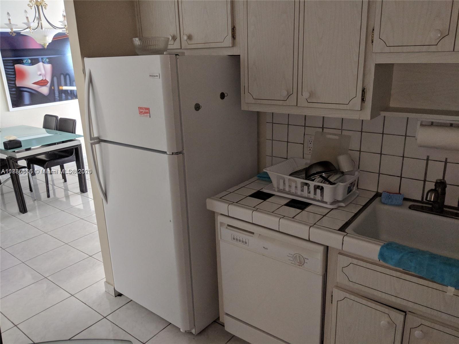 See details 15C 1 / 2 870 sq. ft. $ 2025-07-07 0 Photo