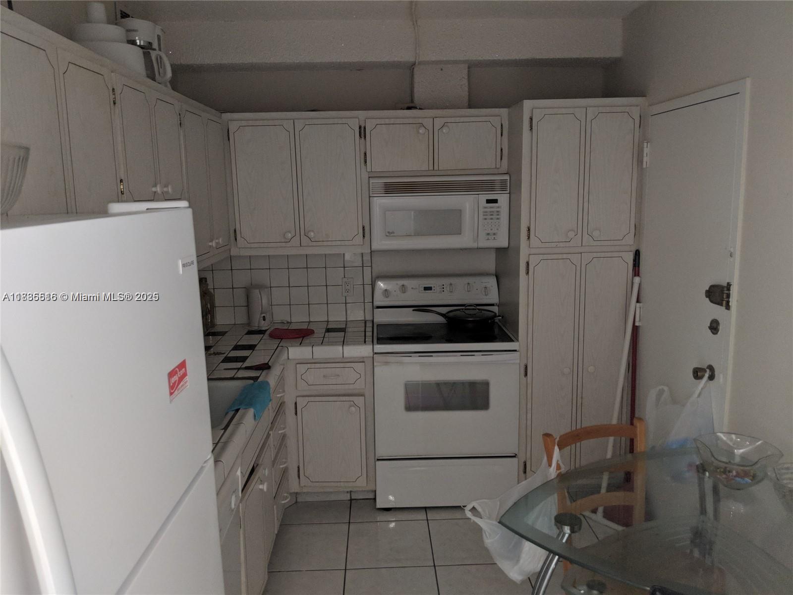 See details 15C 1 / 2 870 sq. ft. $ 2025-07-07 0 Photo