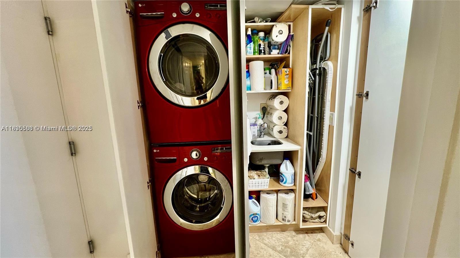 Photo of 16400 Collins Ave  #841, Sunny Isles Beach, Florida, 33160 - big size washer & dryer