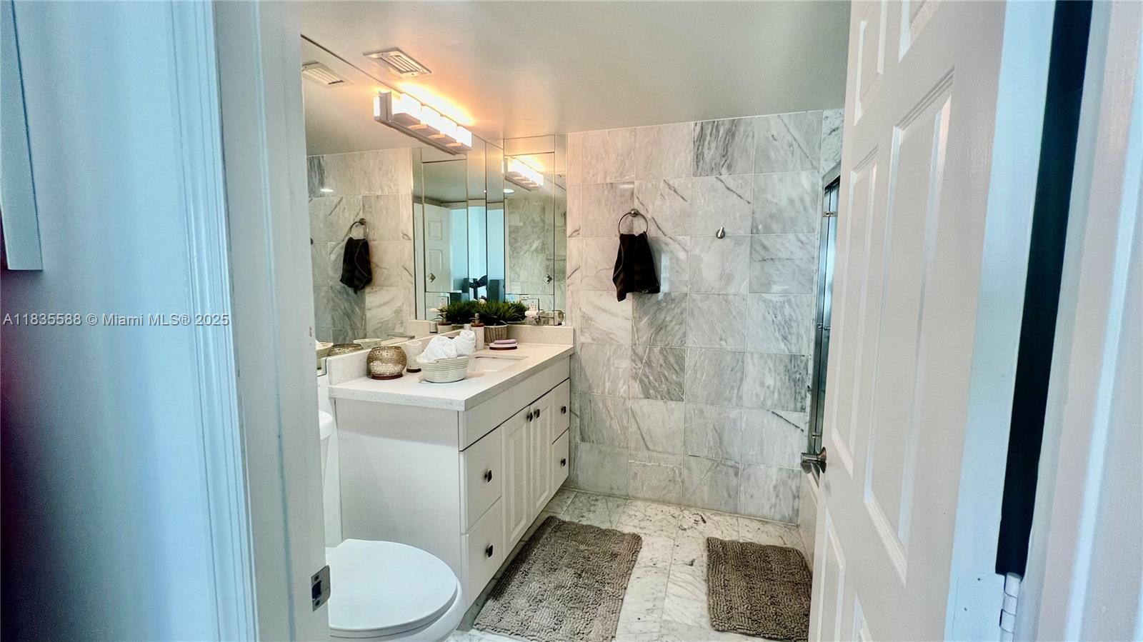 Photo of 16400 Collins Ave  #841, Sunny Isles Beach, Florida, 33160 - 3rd bathroom