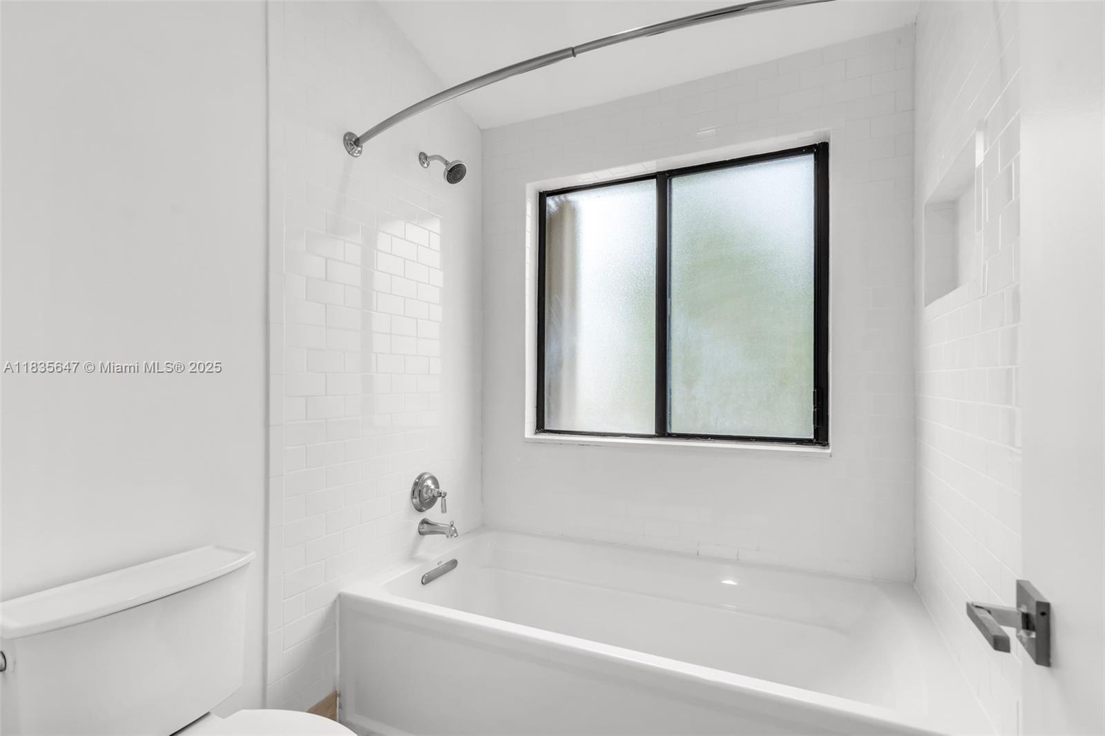Photo of 21160 Mainsail Cir  (21160), Aventura, Florida, 33180 - 