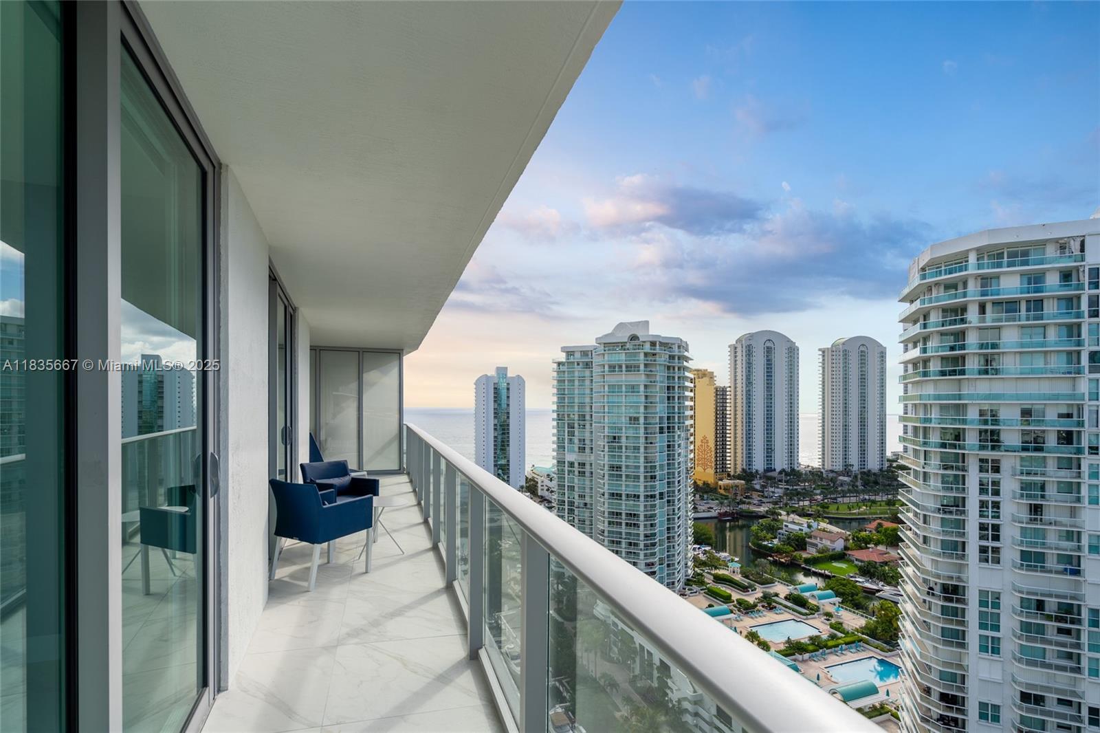 Ver detalles 4-2306 3 / 3 1524 sq. ft. $ 2025-07-07 0 foto
