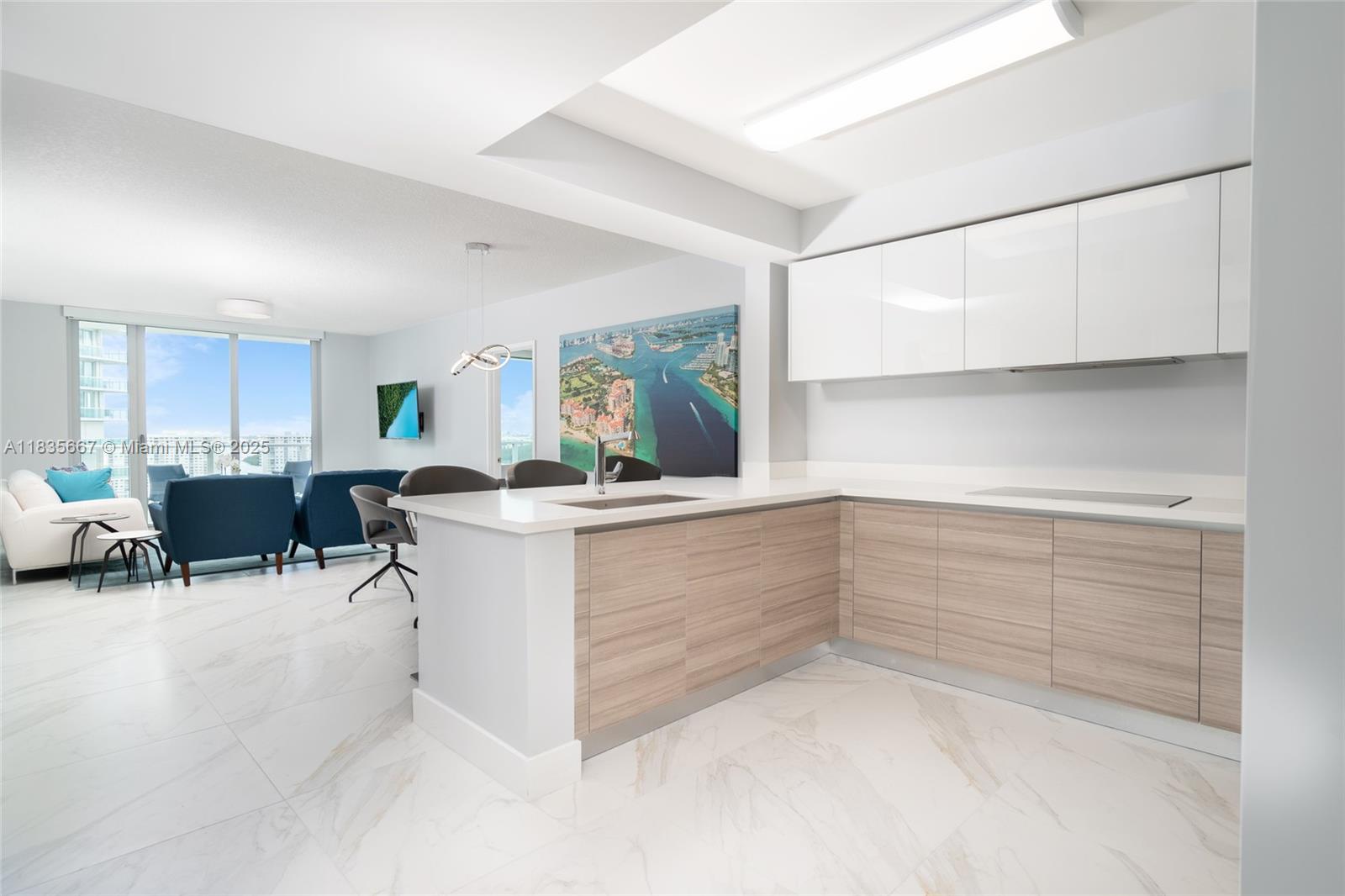Ver detalles 4-2306 3 / 3 1524 sq. ft. $ 2025-07-07 0 foto