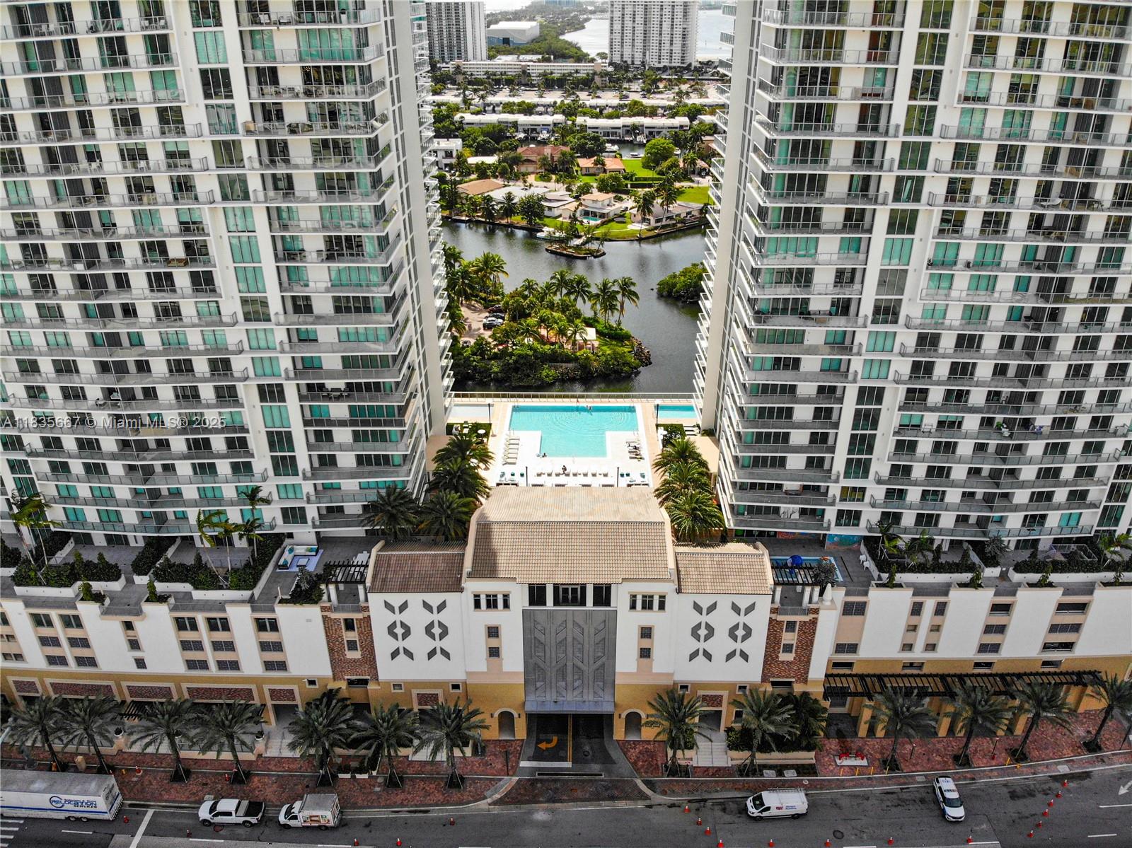 Ver detalles 4-2306 3 / 3 1524 sq. ft. $ 2025-07-07 0 foto