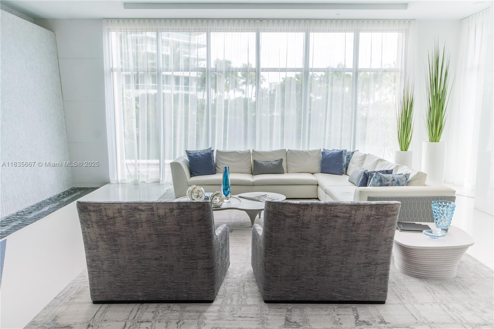 Ver detalles 4-2306 3 / 3 1524 sq. ft. $ 2025-07-07 0 foto