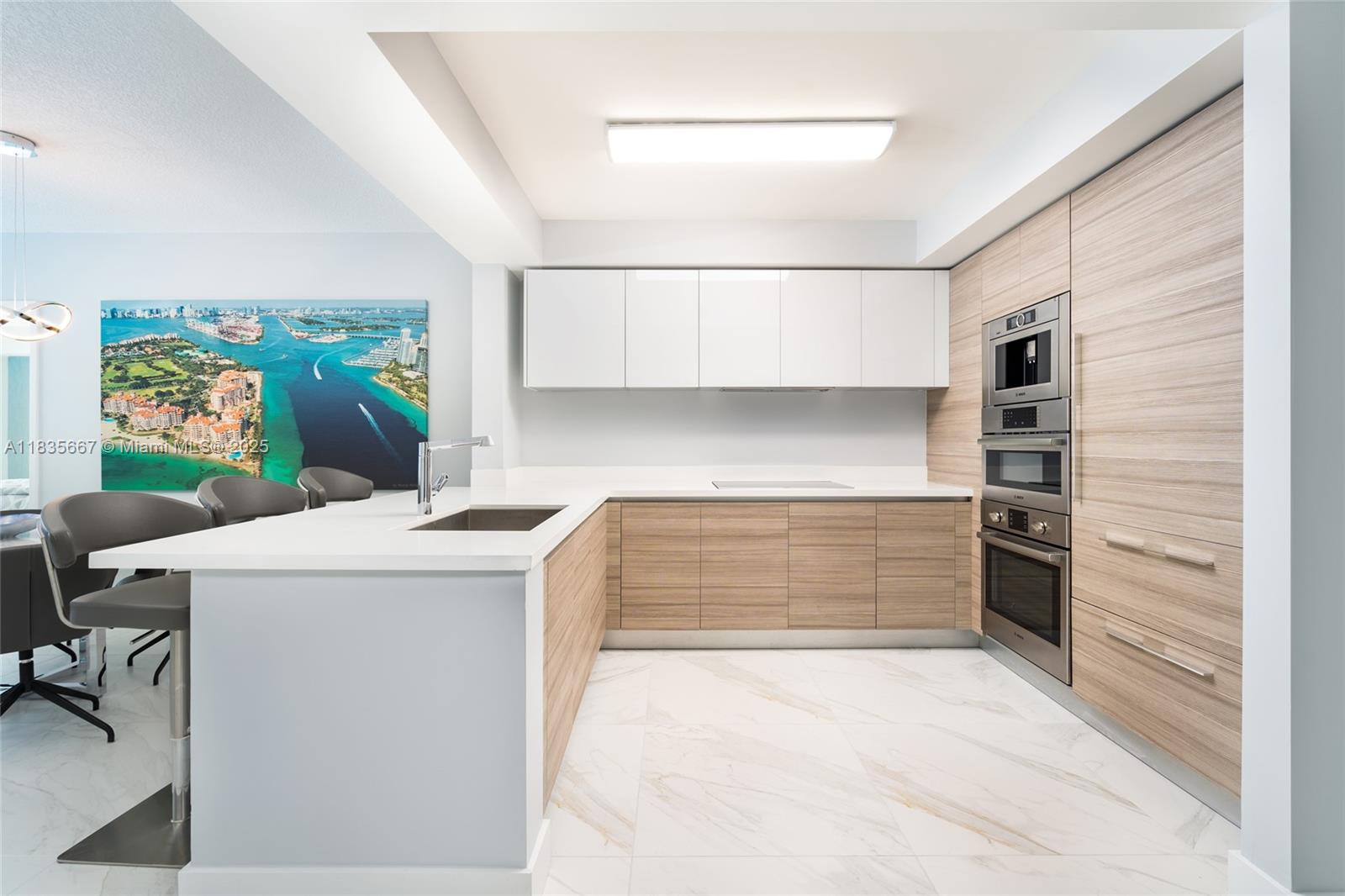 Ver detalles 4-2306 3 / 3 1524 sq. ft. $ 2025-07-07 0 foto