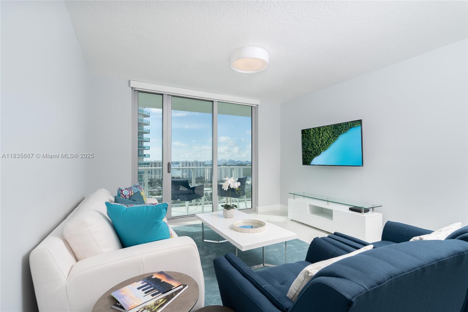 Ver detalles 4-2306 3 / 3 1524 sq. ft. $ 2025-07-07 0 foto