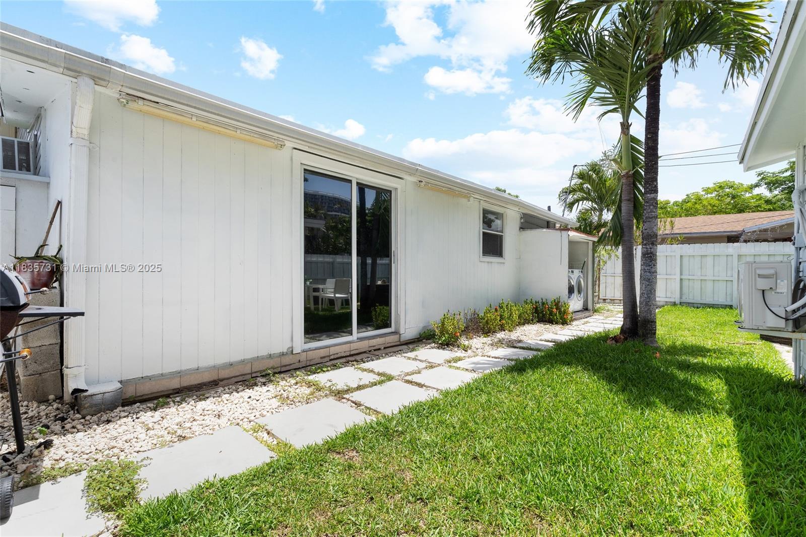 See details / 2174 sq. ft. $ 2025-07-07 0 Photo