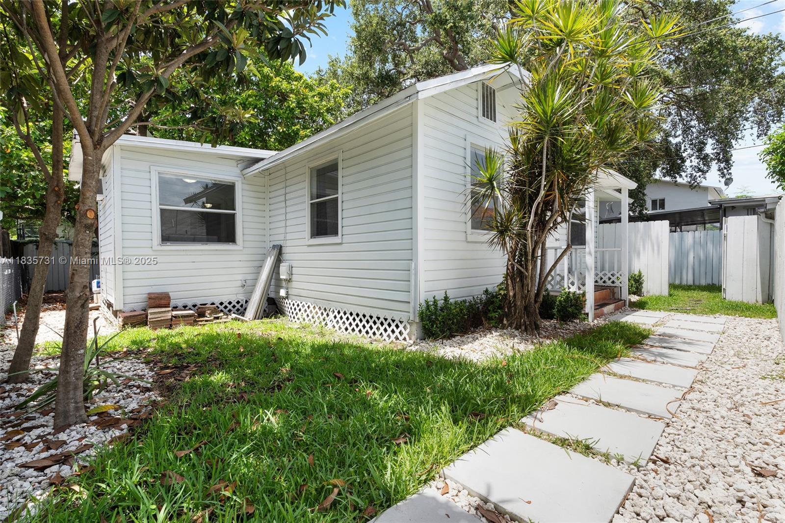 See details / 2174 sq. ft. $ 2025-07-07 0 Photo