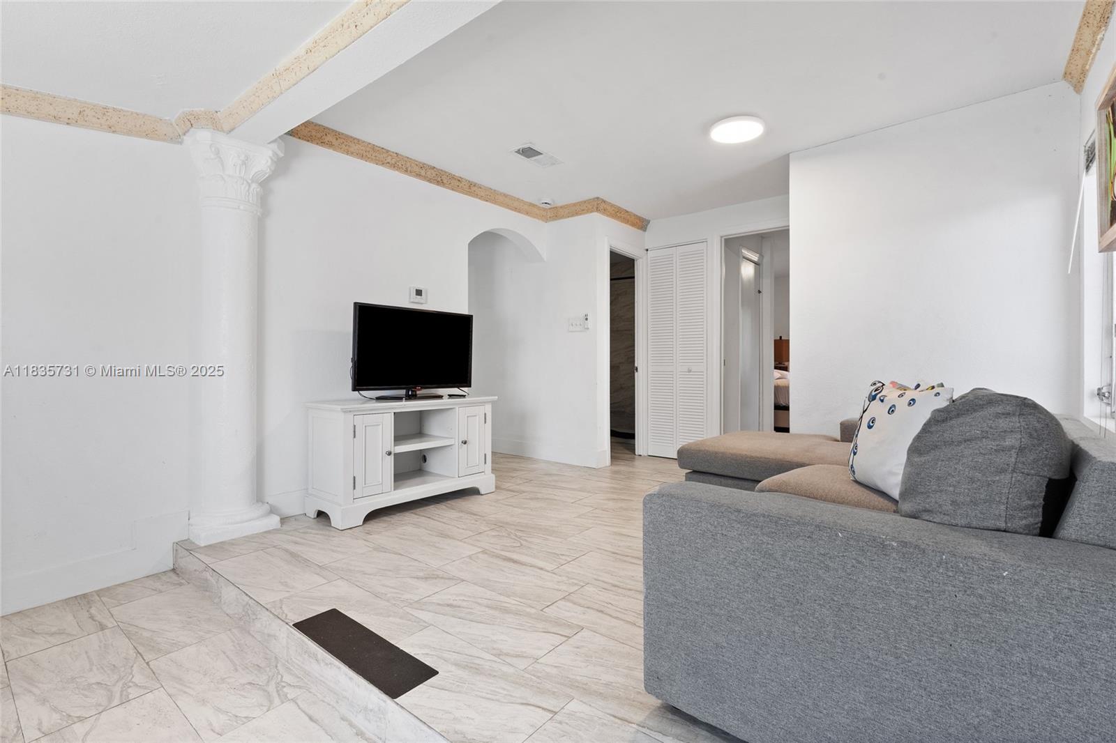 See details / 2174 sq. ft. $ 2025-07-07 0 Photo