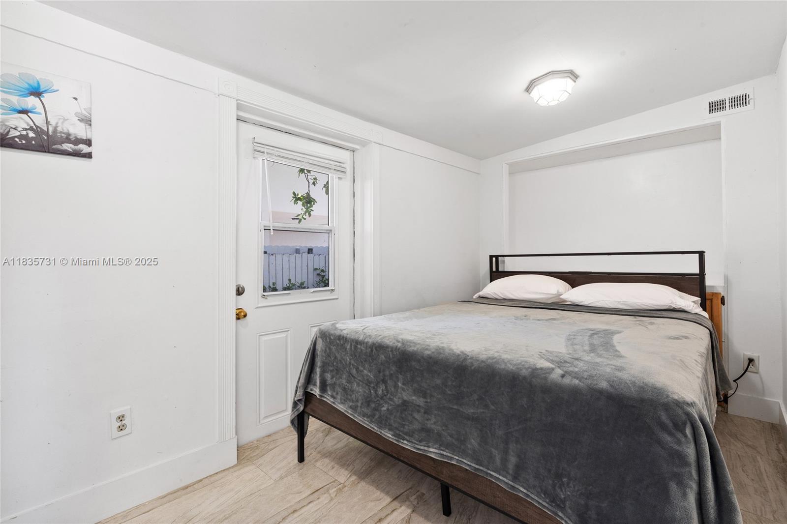 See details / 2174 sq. ft. $ 2025-07-07 0 Photo
