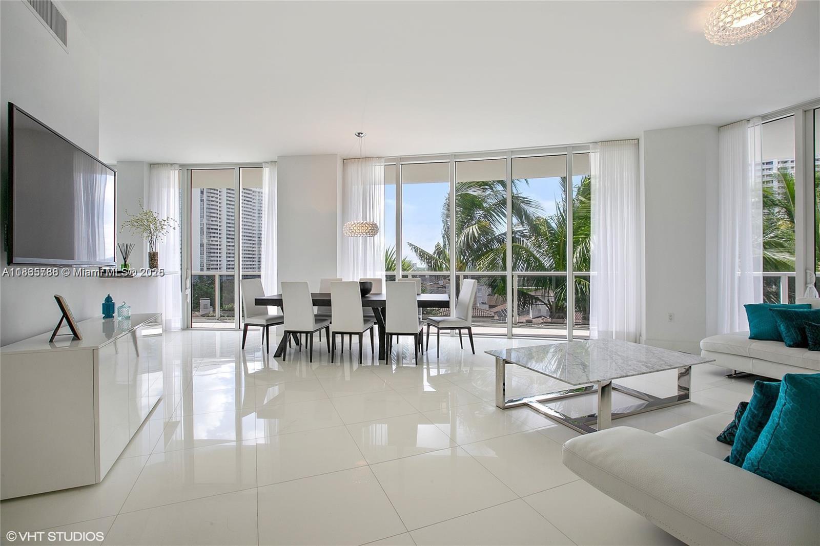 See details 701 3 / 3 2235 sq. ft. $ 2025-07-07 0 Photo