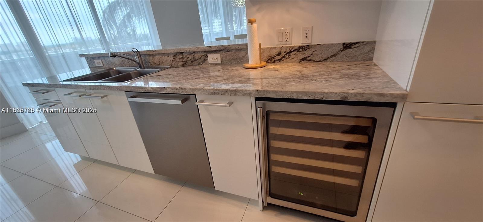 See details 701 3 / 3 2235 sq. ft. $ 2025-07-07 0 Photo