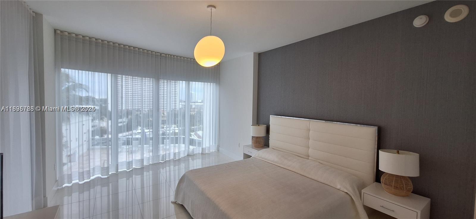 See details 701 3 / 3 2235 sq. ft. $ 2025-07-07 0 Photo
